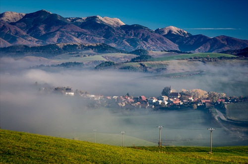 Jesenné ráno nad Jasenom